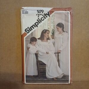 5179 Vintage Simplicity SEWING Pattern Misses Girls Nightgown Cottagecore